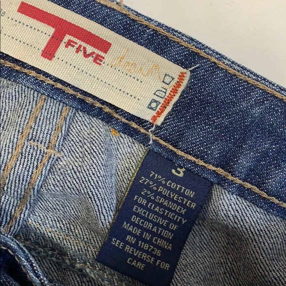 Cropped Blue Jeans - Picture 5 of 12